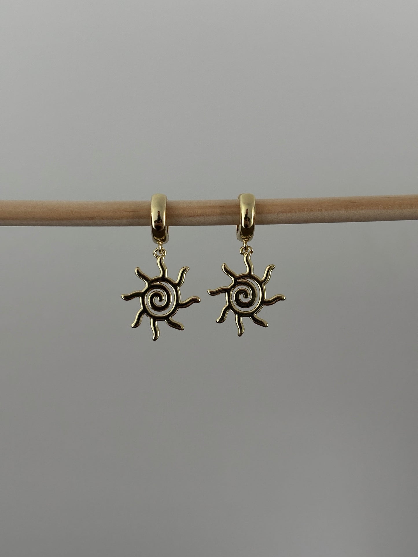 Small Sun Spiral Huggies